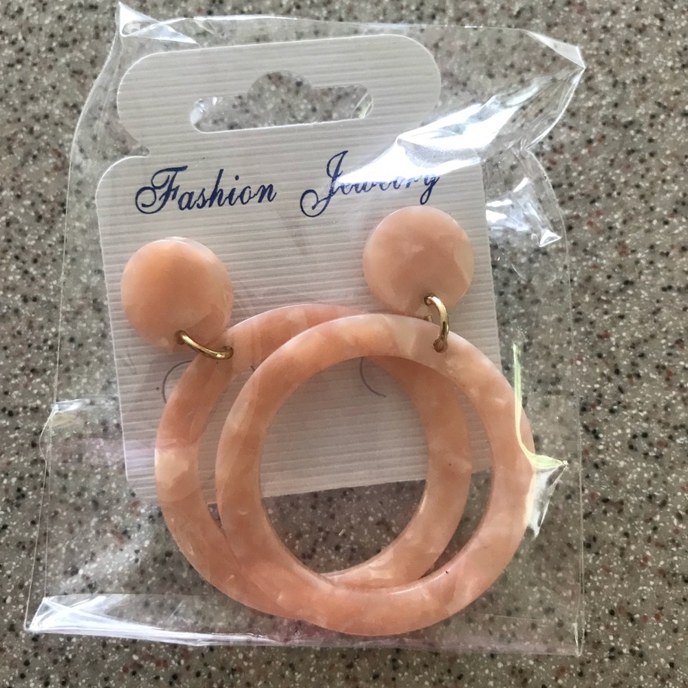 NEW Beautiful Peach earrings